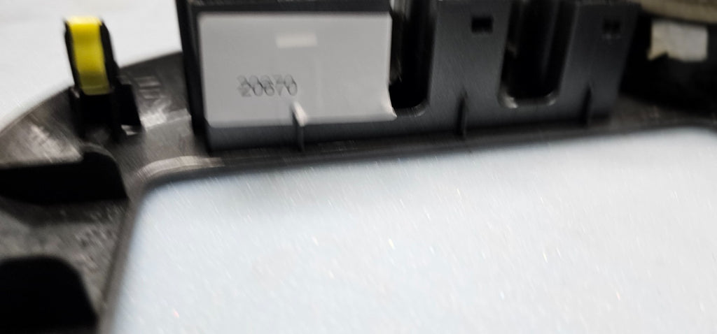 🔥2003-2008 Toyota MATRIX / Pontiac VIBE Center Dash Radio Bezel Trim Silver B26