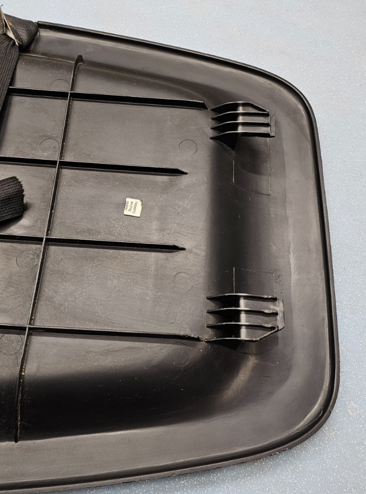 🔥07-13 Yukon Tahoe Suburban Front Right Passenger Seat Back Panel Cover BLACK