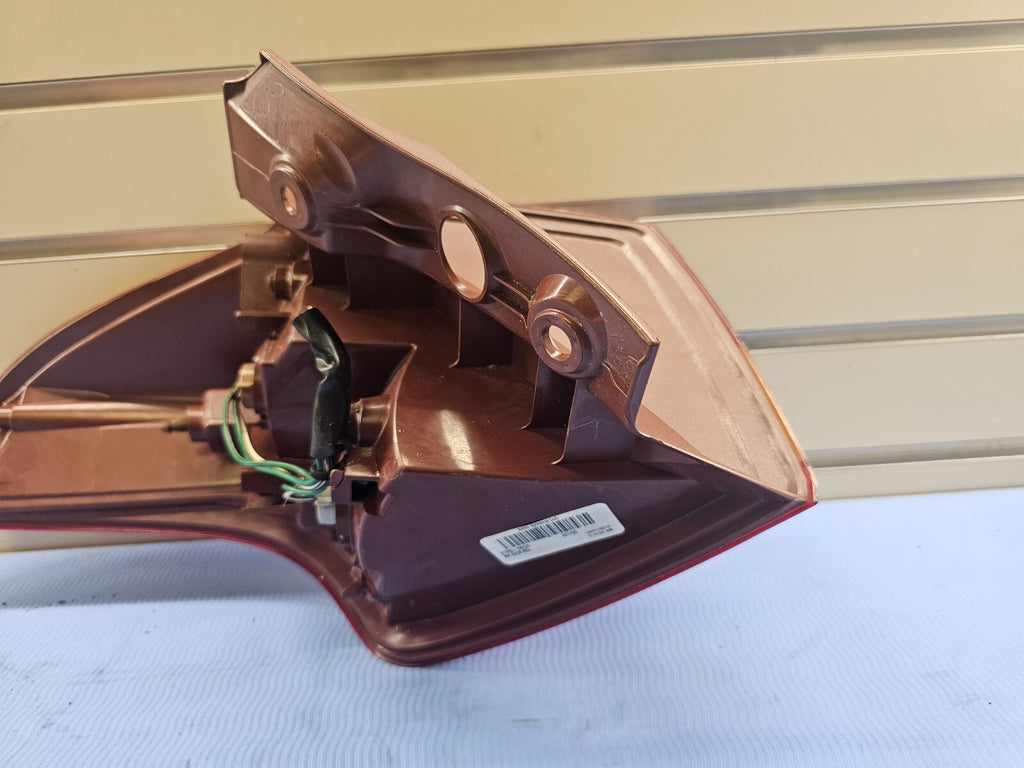 13-16 Toyota RAV4 Rear Outer Right Passenger Tail Brake Stop light Lamp Assembly
