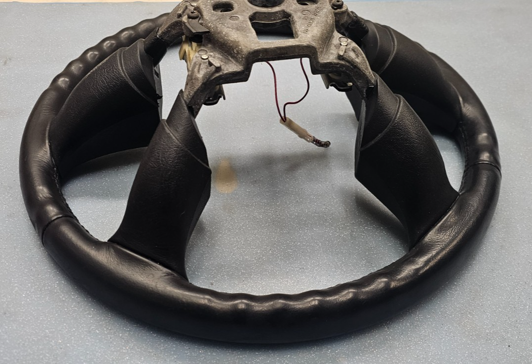 🔥03-06 Chevy Tahoe Yukon Escalade Left Driver Steering Wheel Column Cover BLACK