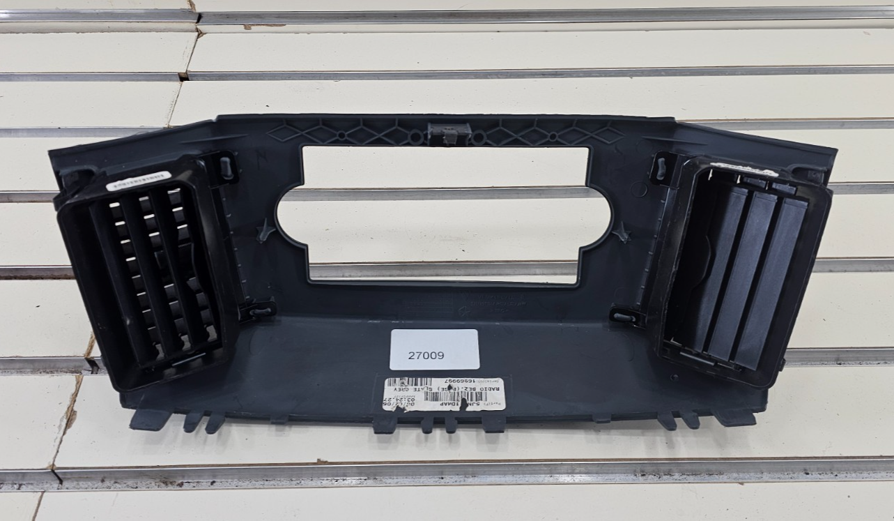 🔥2005-2007 Jeep Grand Cherokee RADIO TRIM BEZEL W VENTS Dark Gray B30