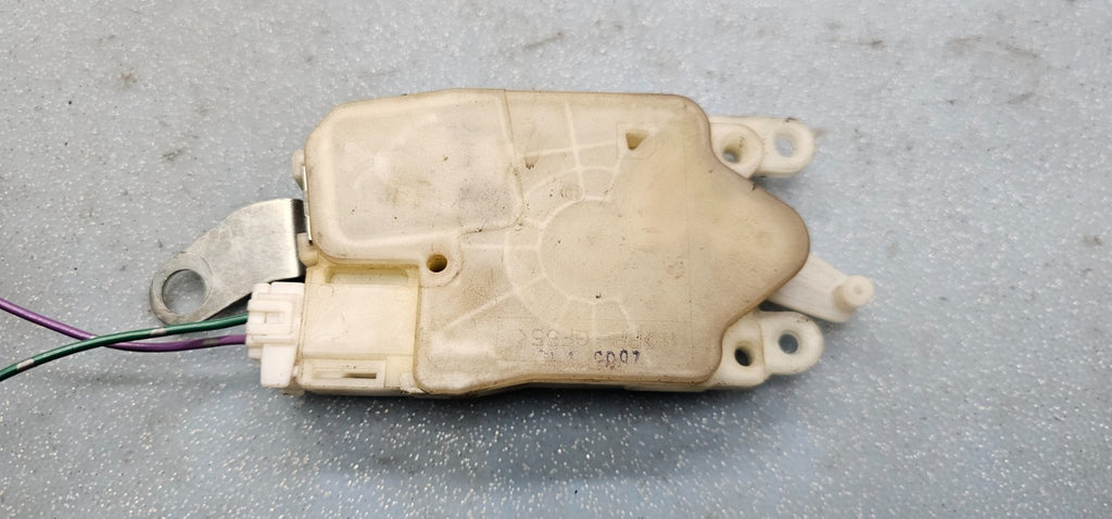 05-12 Nissan Pathfinder Armada Lid Door Window Glass Actuator Lock Assembly OEM
