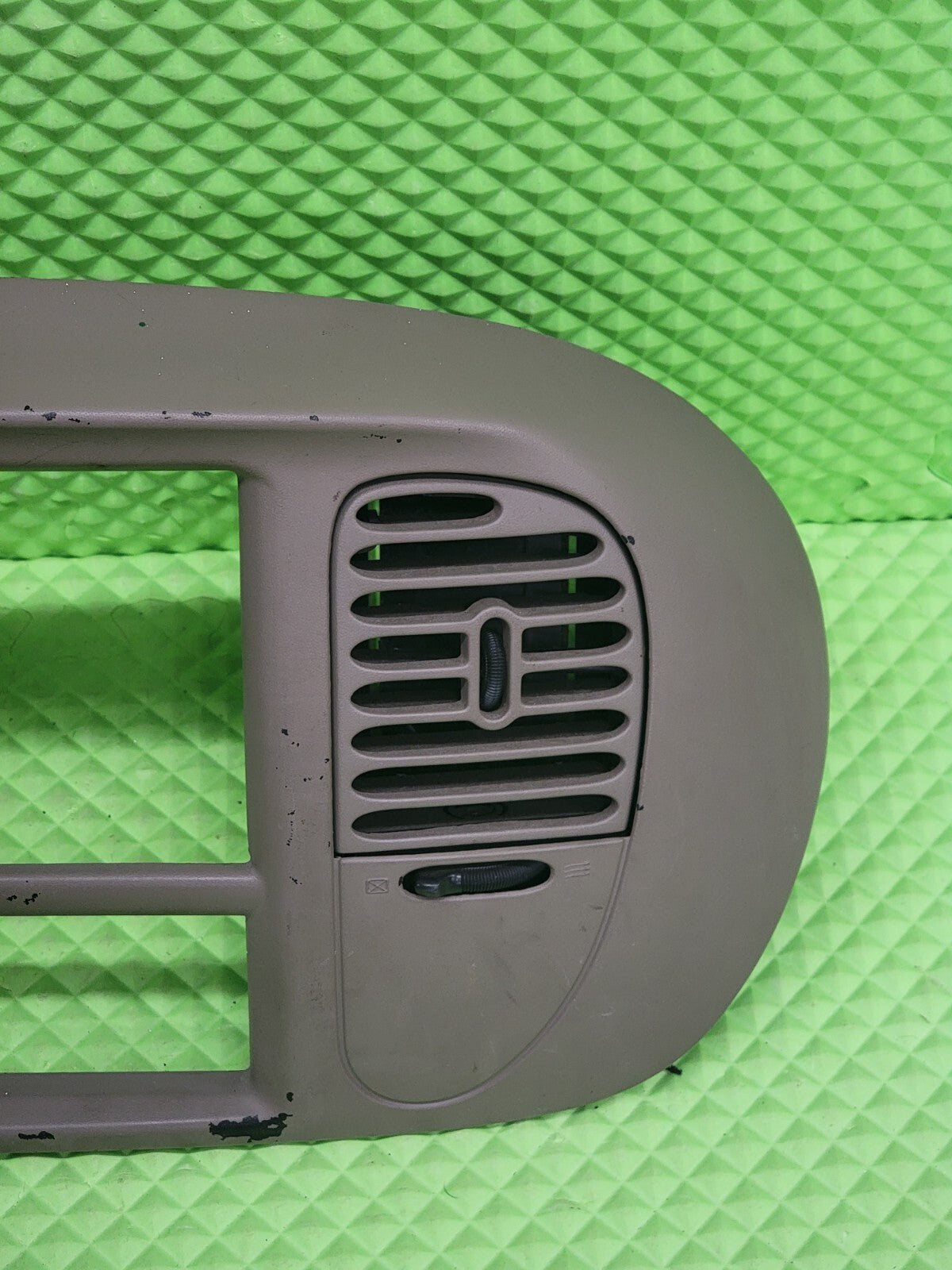 🔥97-03 Ford F150 Center Dash Radio Climate BEZEL Trim Panel 🔴A4WD Light Tan B1