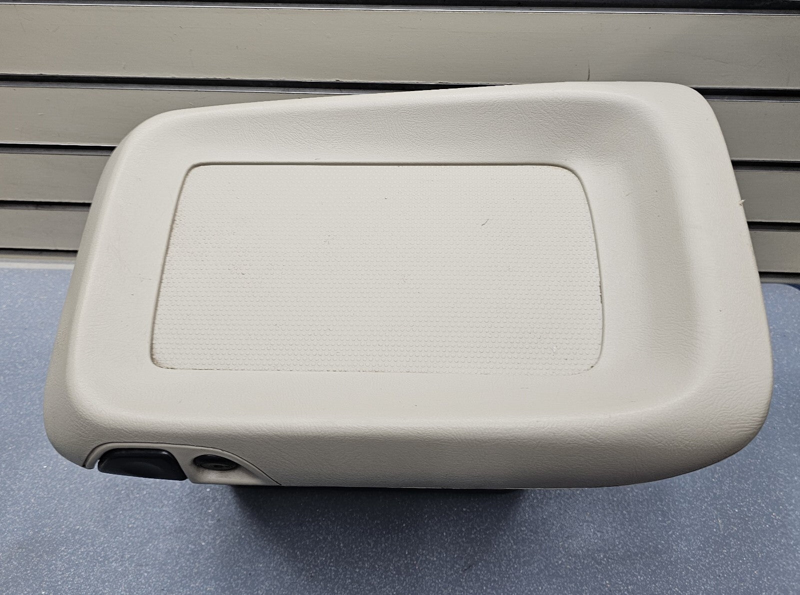 🔥99-02 Chevy Silverado Sierra Center Console Armrest Lid Storage Cover TAN