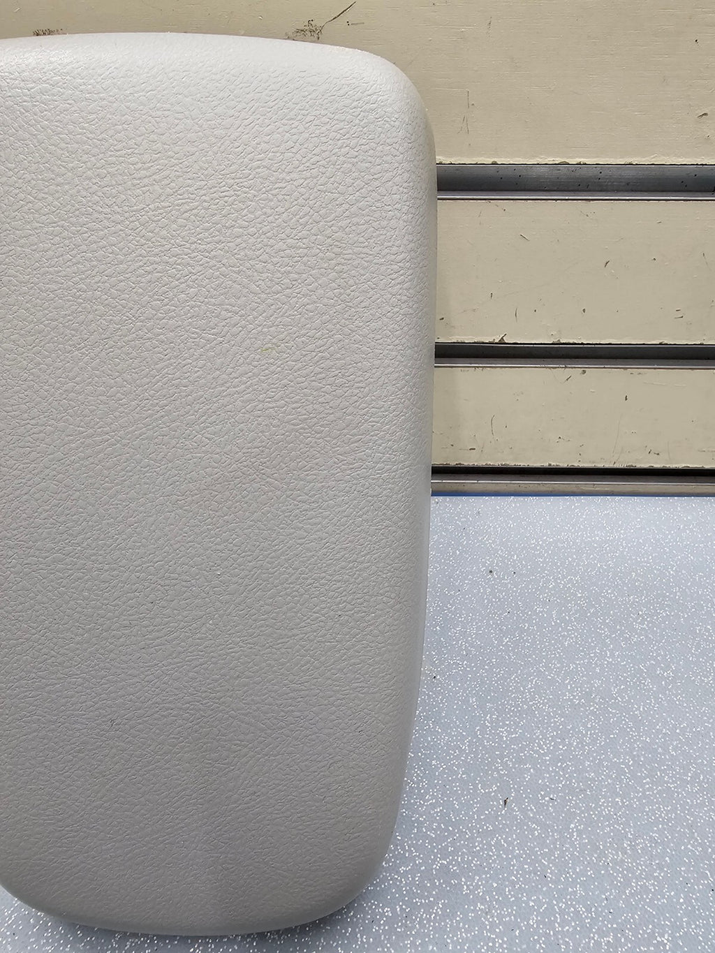 🔥09-13 COROLLA FRONT CENTER CONSOLE ARM REST LID TOP PAD COVER ASSEMBLY LT GRAY
