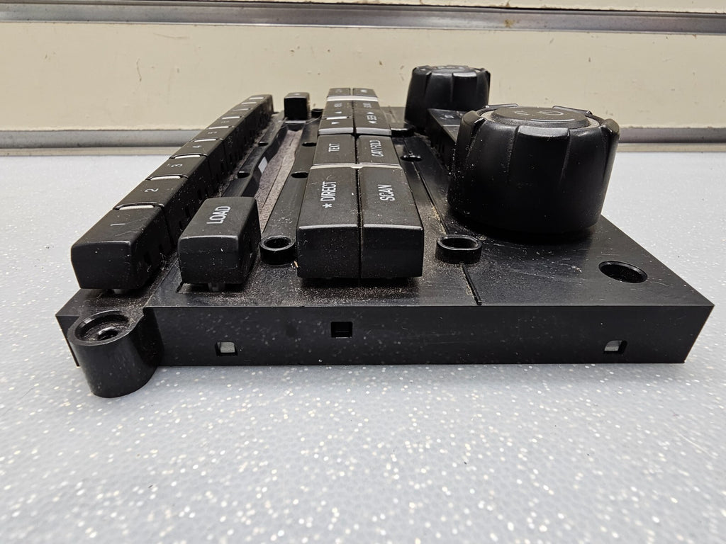 09-12 Ford F150 Center Dash AM/FM CD AUX Radio Stereo Faceplate Trim Panel Black