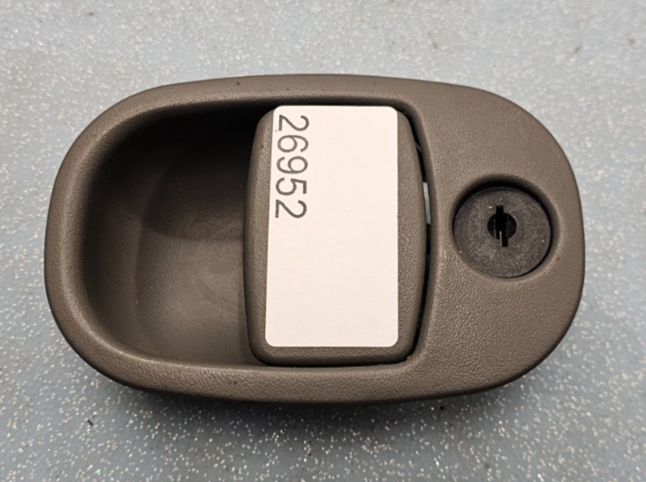 🔥02-05 TRAILBLAZER ENVOY RAINIER GLOVE BOX COMPARTMENT LATCH HANDLE DARK GRAY