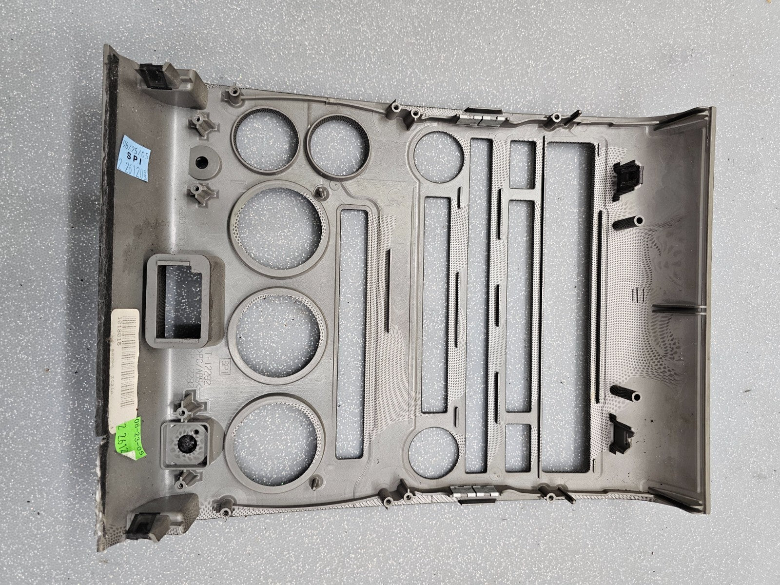 🔥04-07 NISSAN ARMADA TITAN STEREO RADIO DASH PANEL TRIM SURROUND BEZEL GRAY OEM