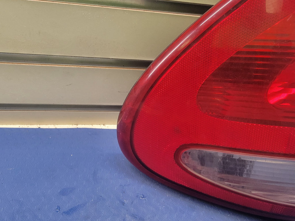🔥2004-2007 Dodge Caravan RIGHT Tail Light Fits  OEM