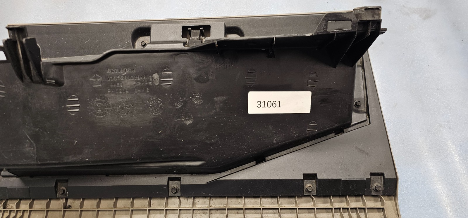 🔥02-05 RAM 1500 2500 Dash GLOVE BOX Storage Compartment Assembly Tan G22
