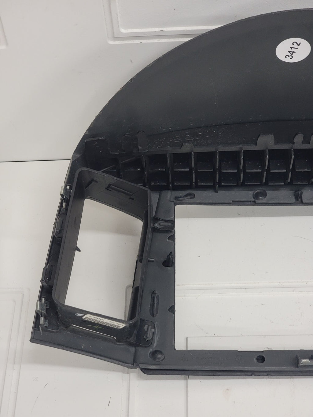 05-07 Jeep Grand Cherokee OEM radio bezel dash trim for navigation GPS Gray B73