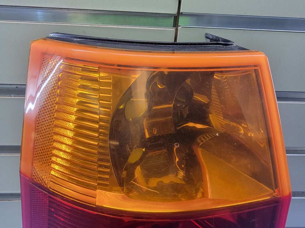 🔥2004-2008 CHRYSLER PACIFICA REAR LEFT DRIVER SIDE TAILLIGHT TAIL LAMP