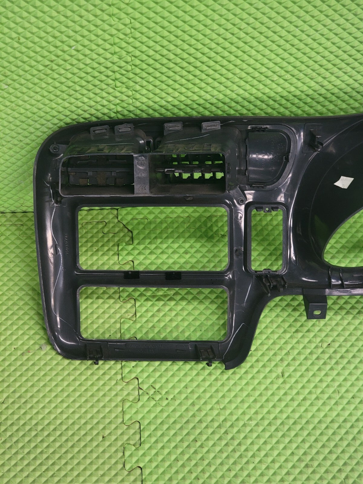 🔥98-04 BLAZER S10 JIMMY SONOMA Cluster Dash Radio Bezel black  C8
