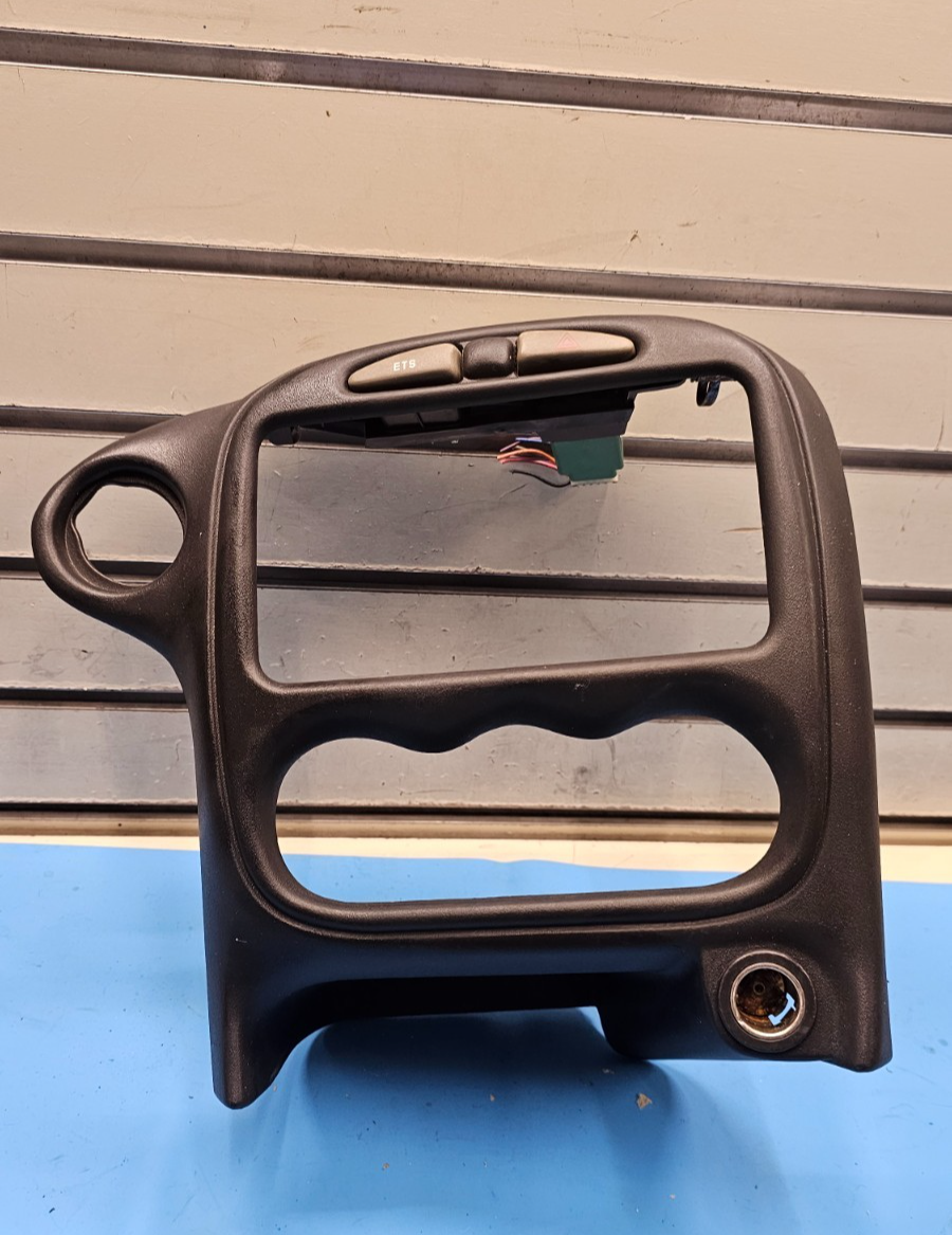 🔥99-05 Pontiac Grand Am Center Dash Radio Climate Bezel Trim Genuine Black OEM