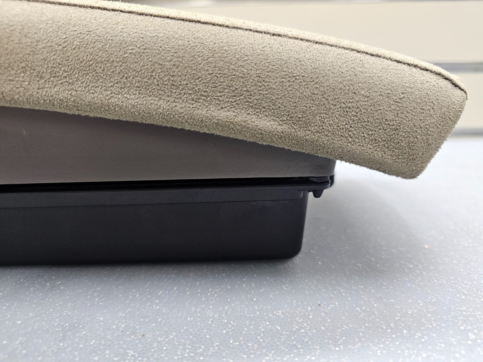 🔥07-12 Nissan Altima Center Console Lid Arm Rest Top Pad Cover Assembly Tan OEM