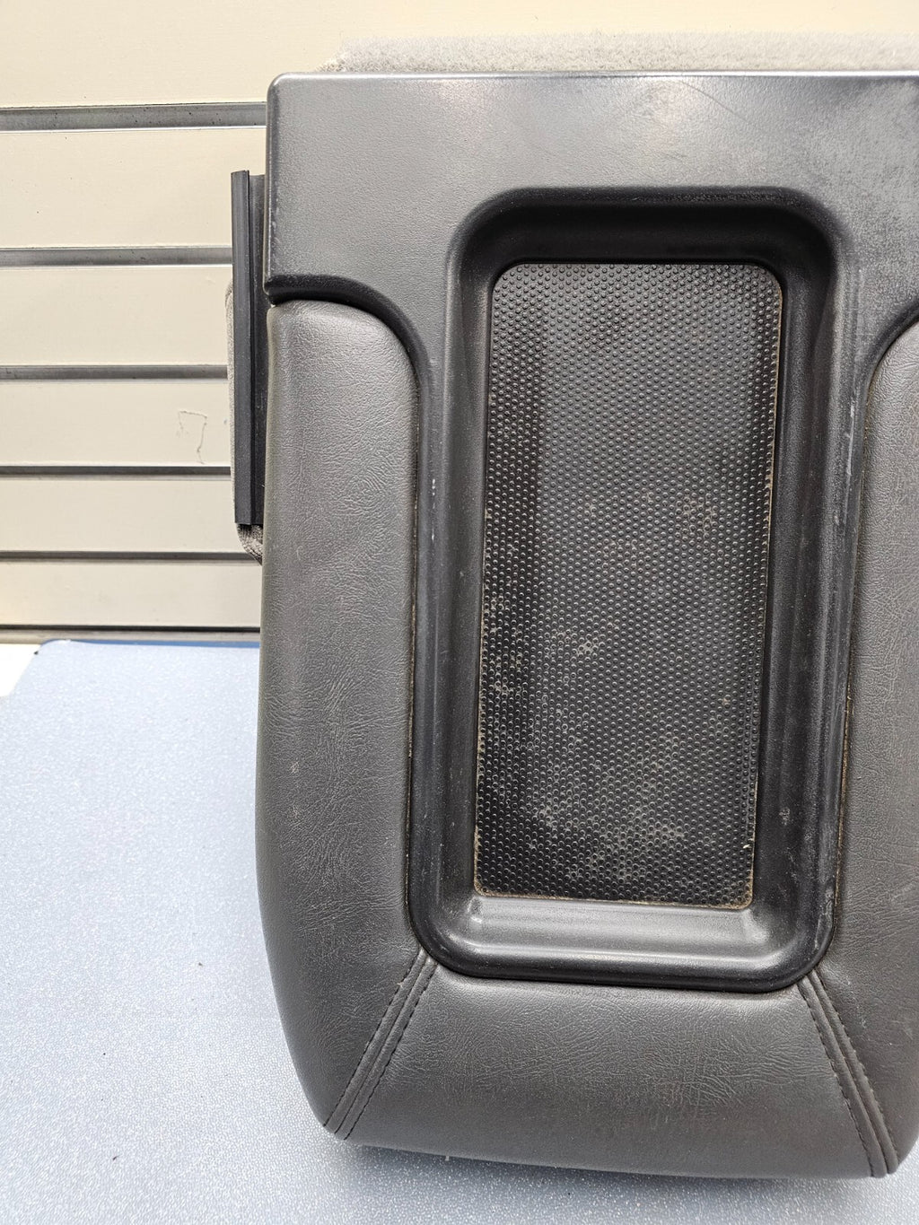 🔥99-06 SILVERADO SIERRA Center Console JUMP SEAT Armrest Leather Gray/Black JS4