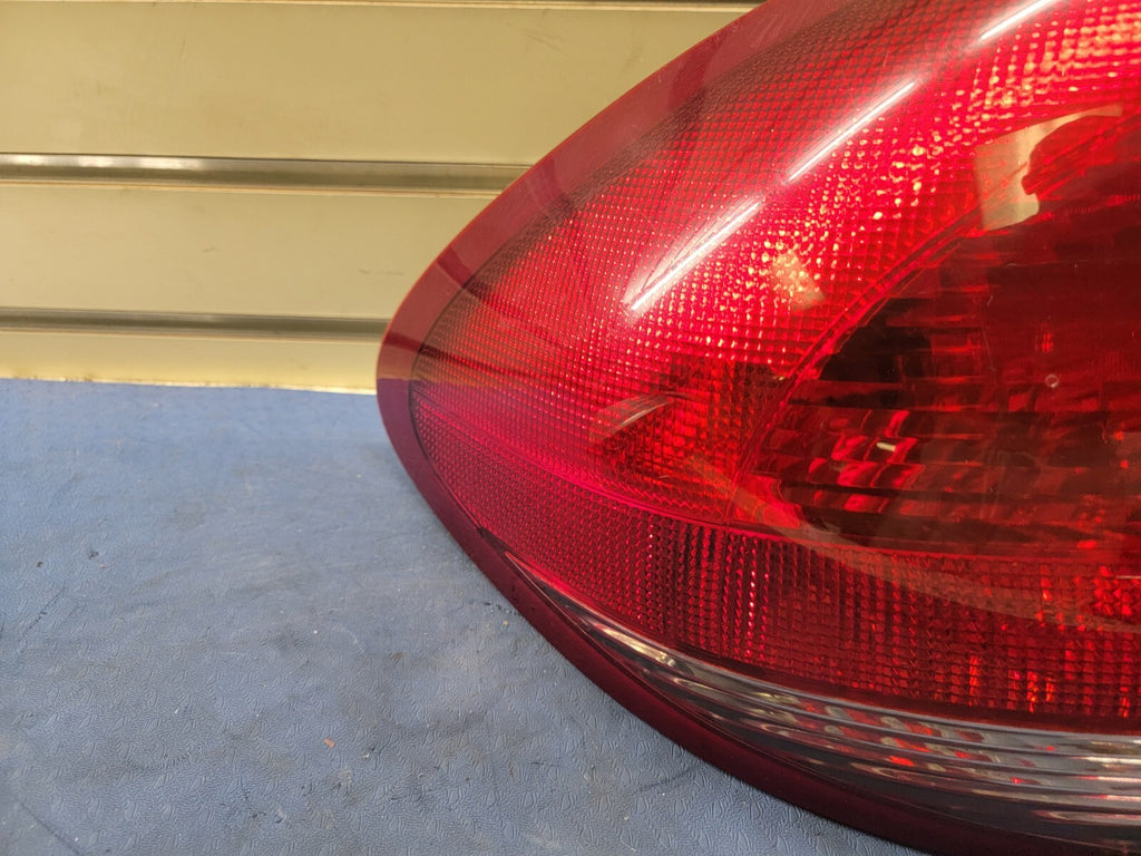 🔥2004-2007 Ford Taurus Tail Light Lamp Left Driver Side Assembly Chrome