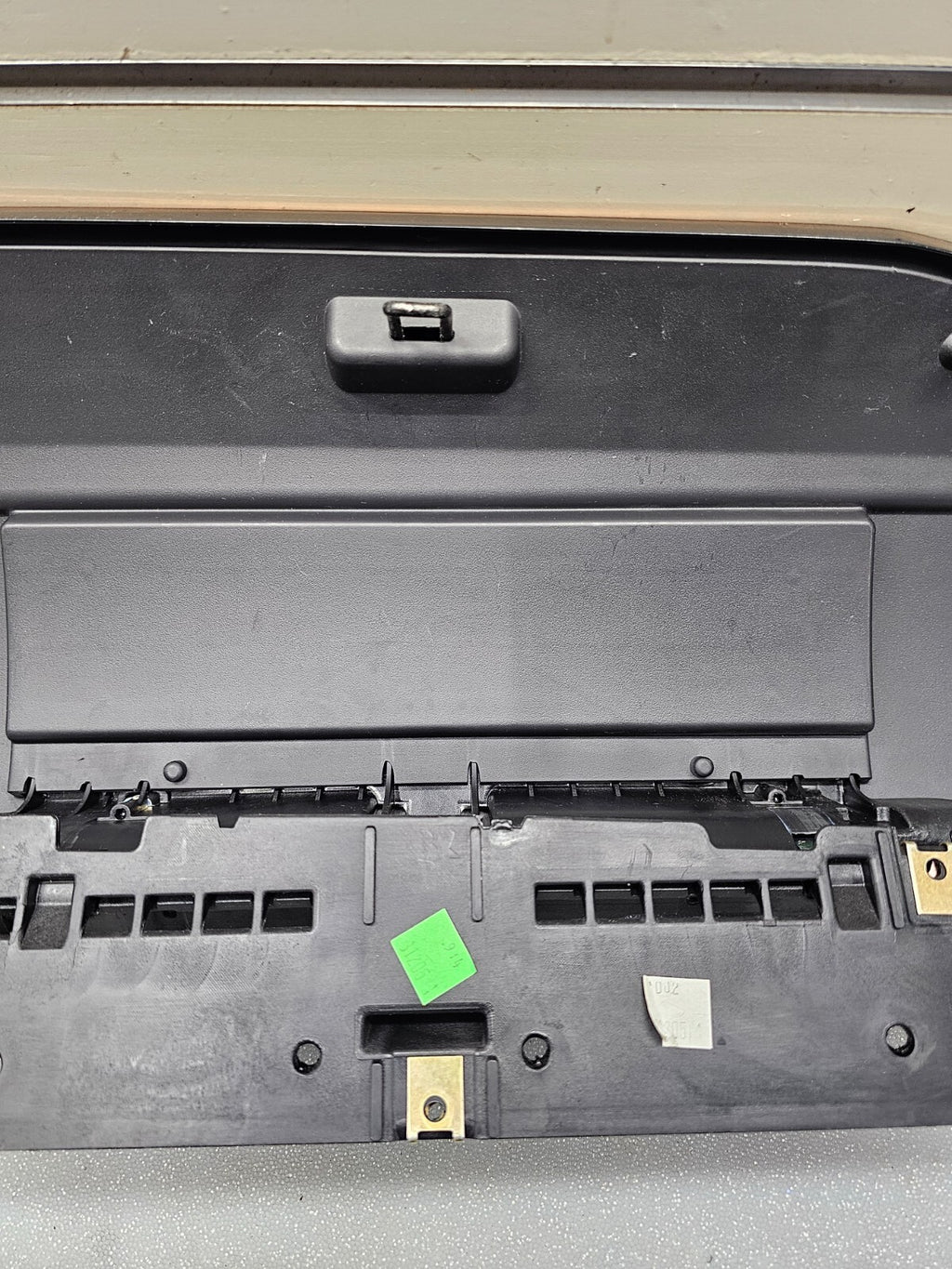 🔥08-10 Chrysler Town Country Upper Glove Box Dash Storage Door Lid Compartment