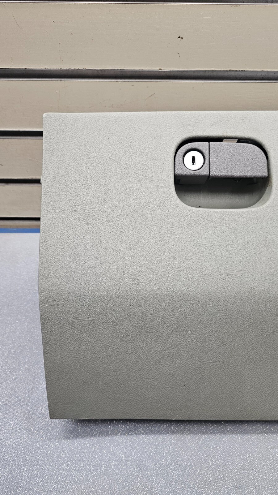 🔥05-10 Honda Odyssey Glove Box Compartment Handle Latch Lock Assembly Gray OEM