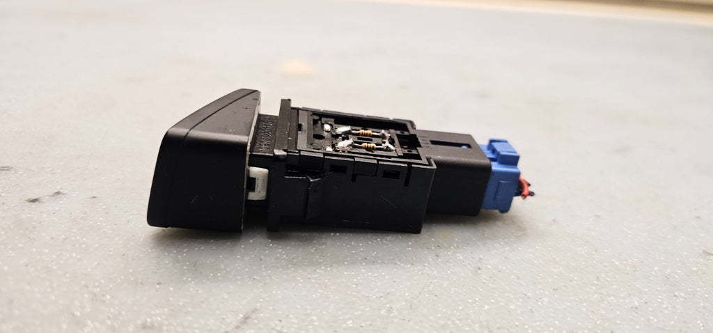 🔥05-06 Hyundai Tucson Rear Defrosted Defroster Heater Control Switch Button