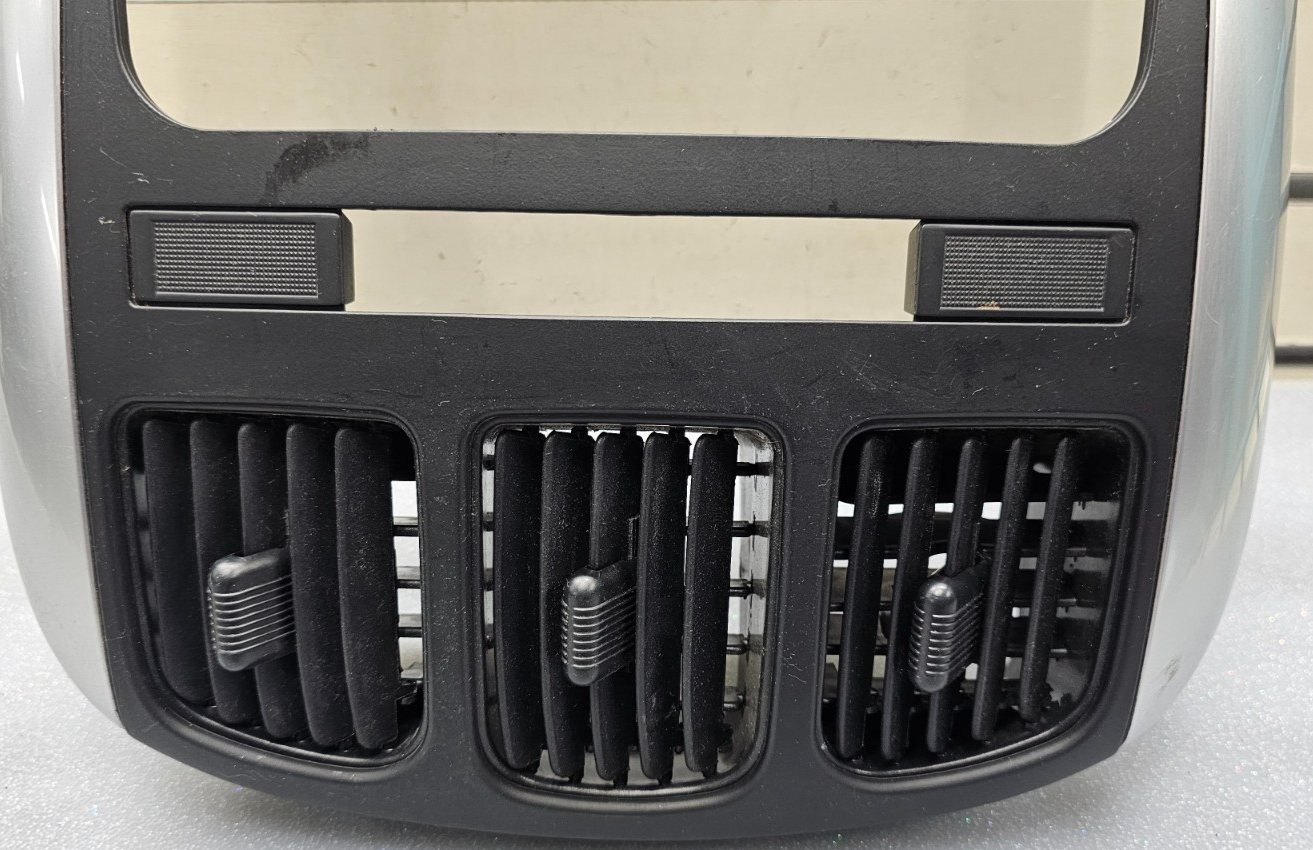 🔥01-07 Caravan Town Country Dash Radio Stereo Climate Panel Bezel Black/Silver