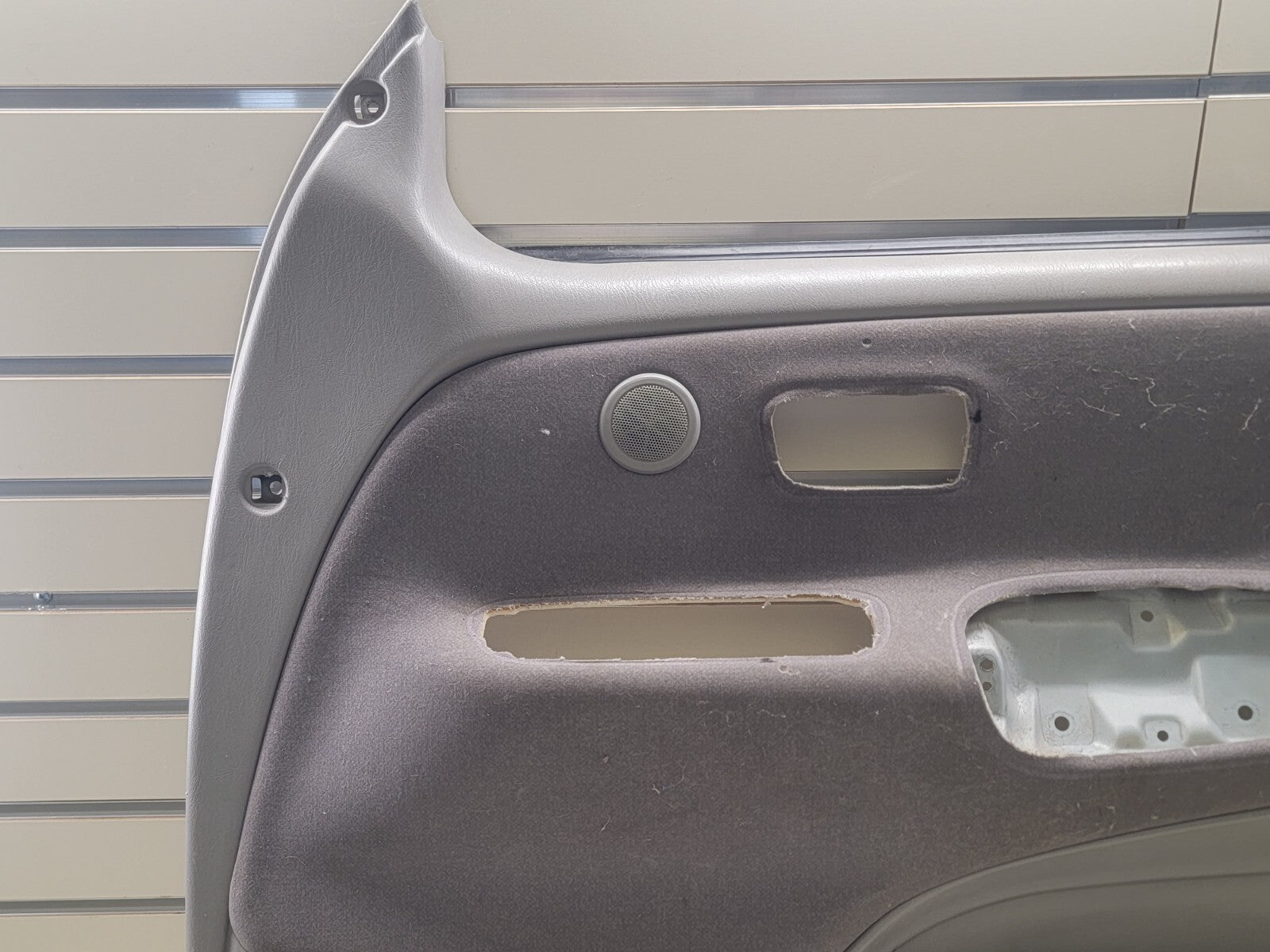 🔥2004-2006 Toyota Tundra Crew Cab Door TrimPanel FRONT right PASSENGER grey D20