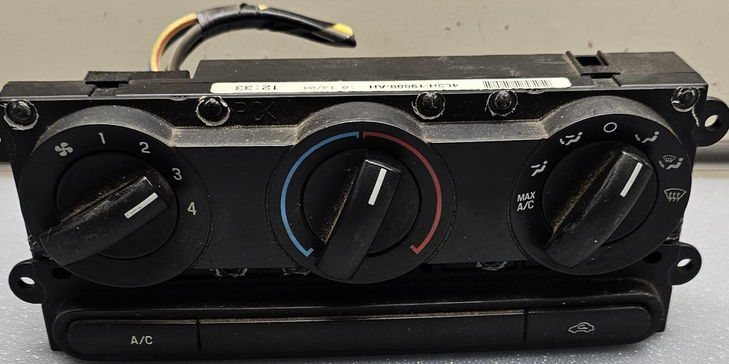 04-08Ford F150 F250 Dash Center AC Heater Climate Control Temperature Unit 2Knob