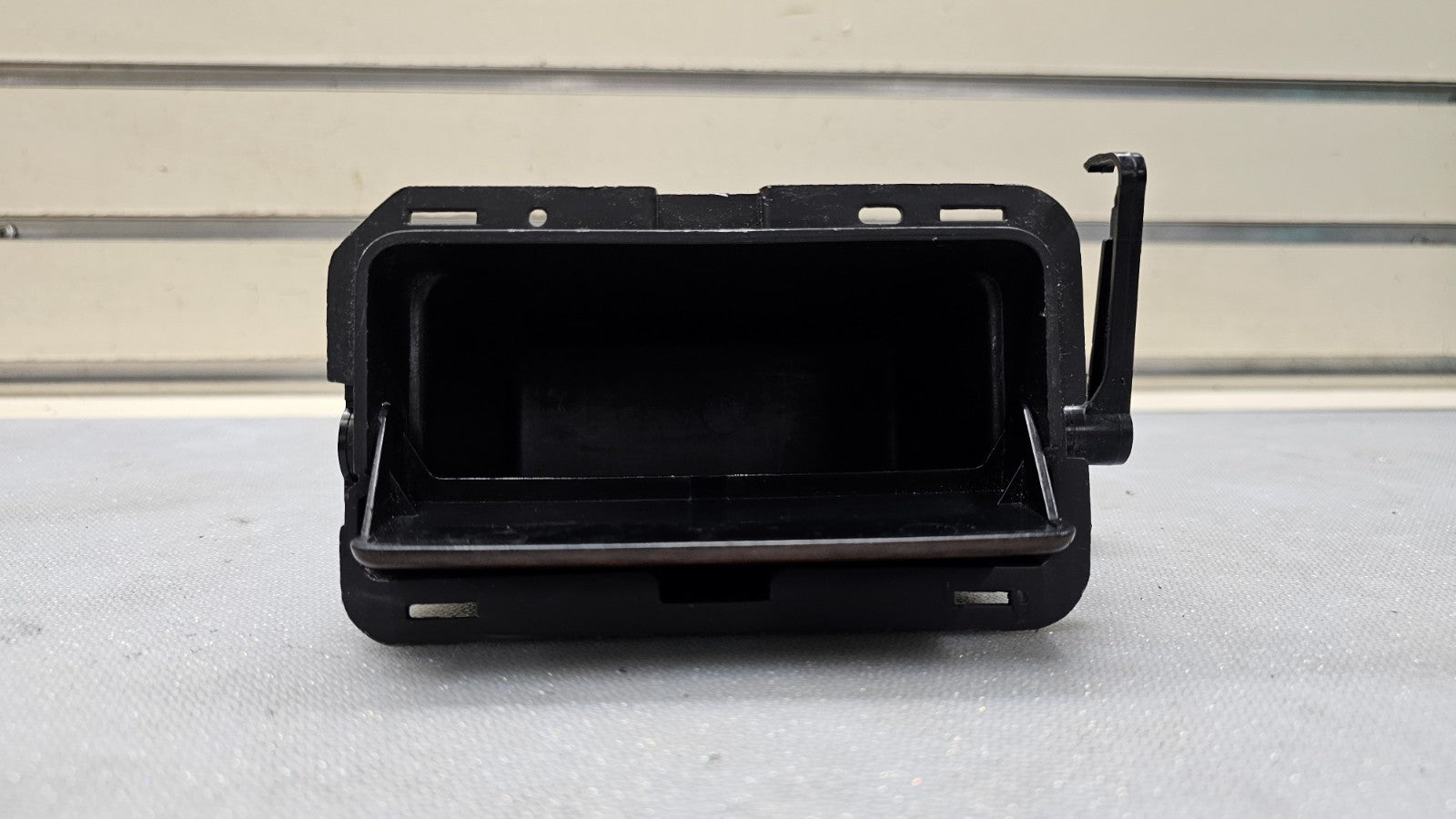 🔥03-06 Cadillac Escalade Center Dash Woodgrain Bin Cubby OEM