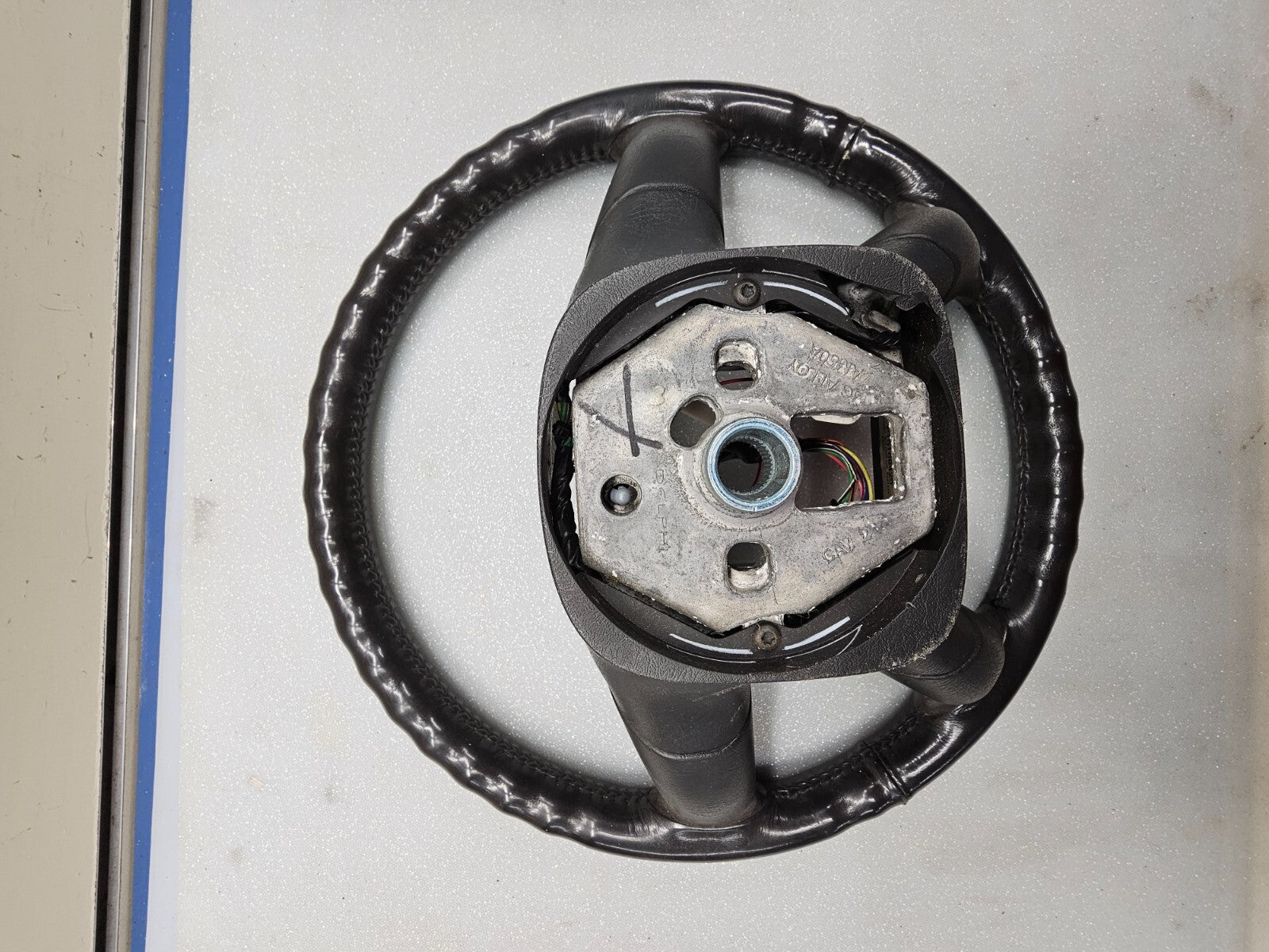 02-09 Trailblazer Envoy03-06 SILVERADO SIERRA YUKON STEERING WHEEL LEATHER BLACK
