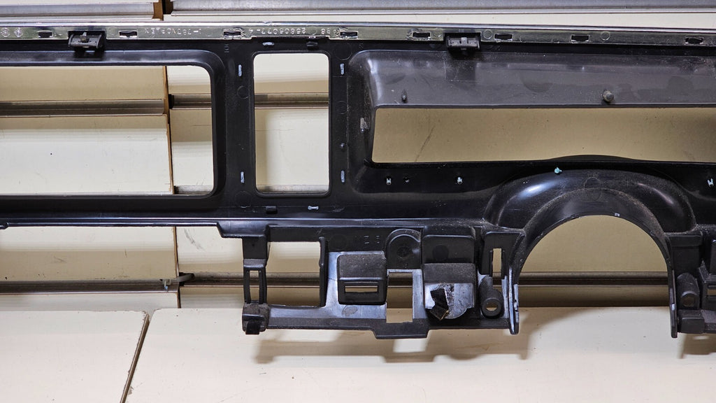 🔥96-99 BUICK LESABRE DASH SPEEDOMETER INSTRUIMENT CLUSTER BEZEL TRIM PANE BLACK