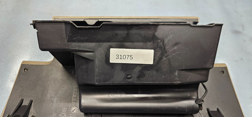 95-99 CHEVY GMC TRUCK SILVERADOC/K Glove Box Storage Compartment Assembly TAN G2