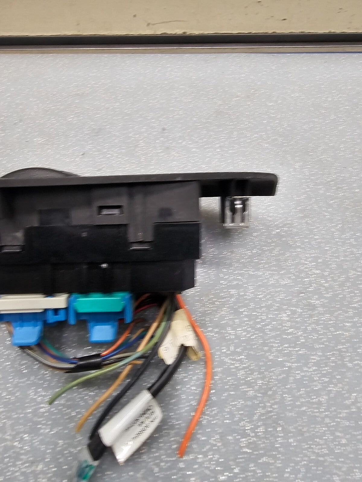 🔥06-09 Chevy TRAILBLAZER Window Switch Front RIGHT Passenger Side BLACK WS21