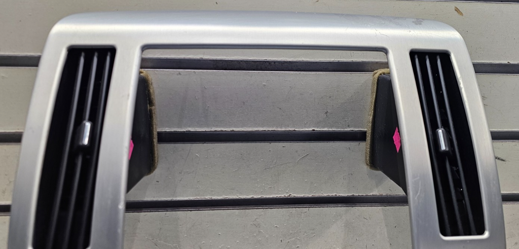 🔥08-11 CADILLAC STS CENTER DASH RADIO NAVIGATION TRIM SURROUND BEZEL SILVER