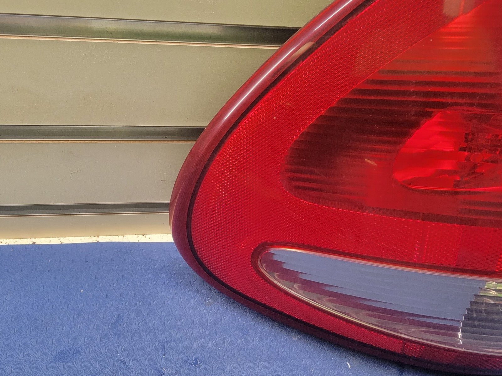🔥2004-2007 Dodge Caravan RIGHT Tail Light Fits  OEM