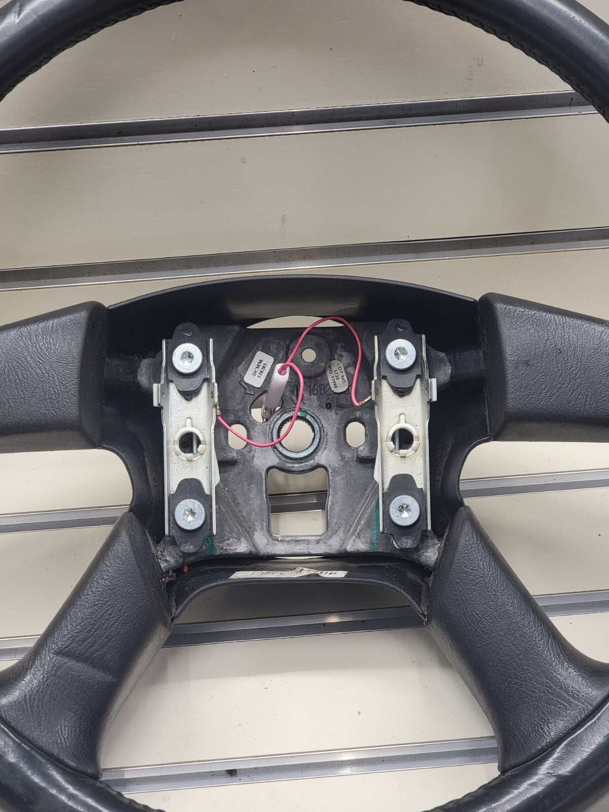 🔥03-06 SILVERADO SIERRA YUKON TAHOE SUBURBAN STEERING WHEEL LEATHER BLACK