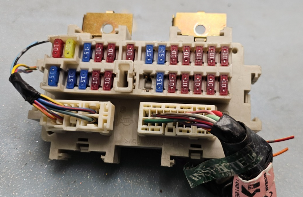 🔥04-11 Armada Titan Infiniti QX56 Interior Cabin Fuse Box Relay Junction BCM