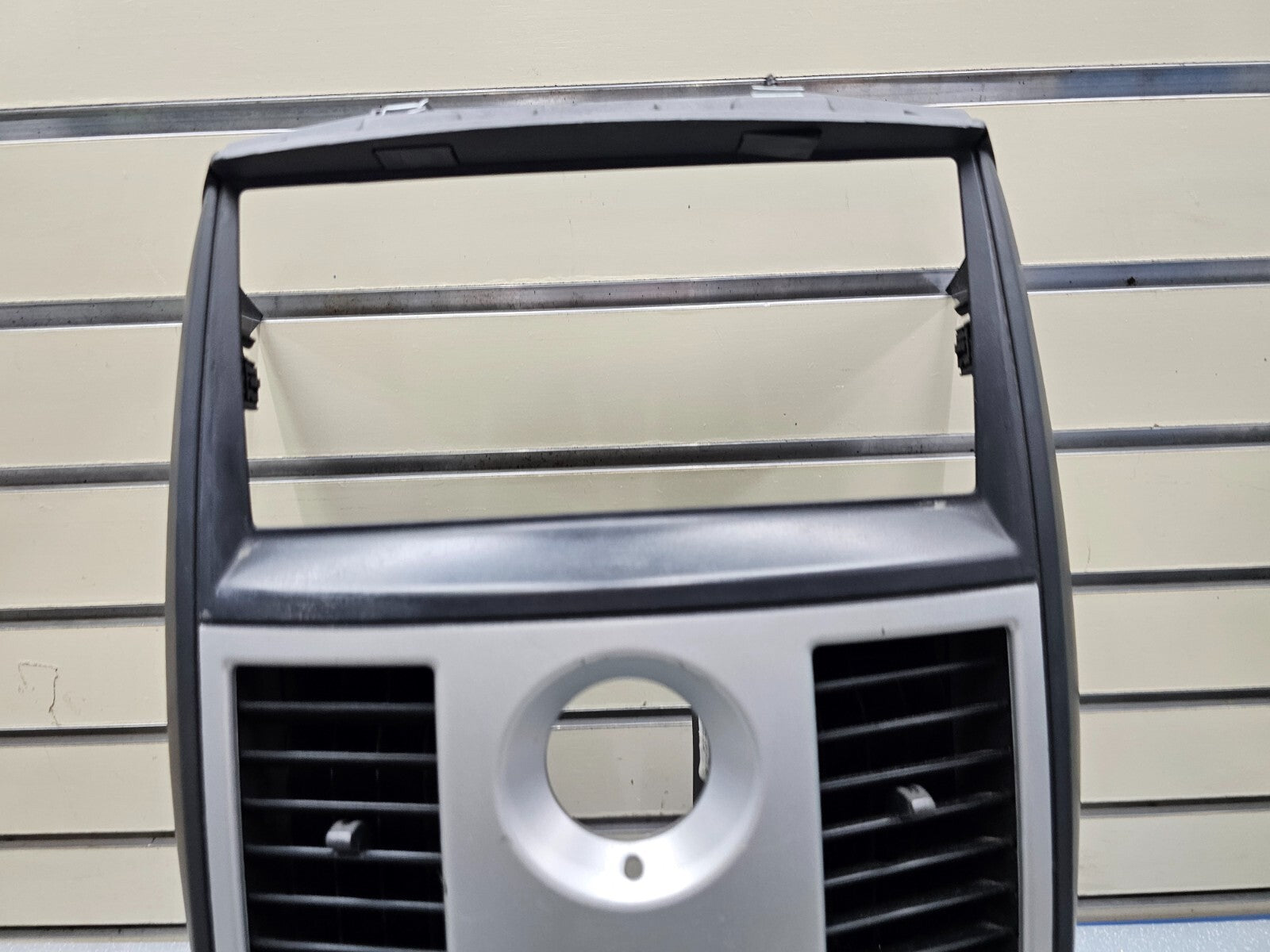 08-10 Grand Caravan Town Country Dash AM FM Radio Stereo Trim Bezel Panel SILVER