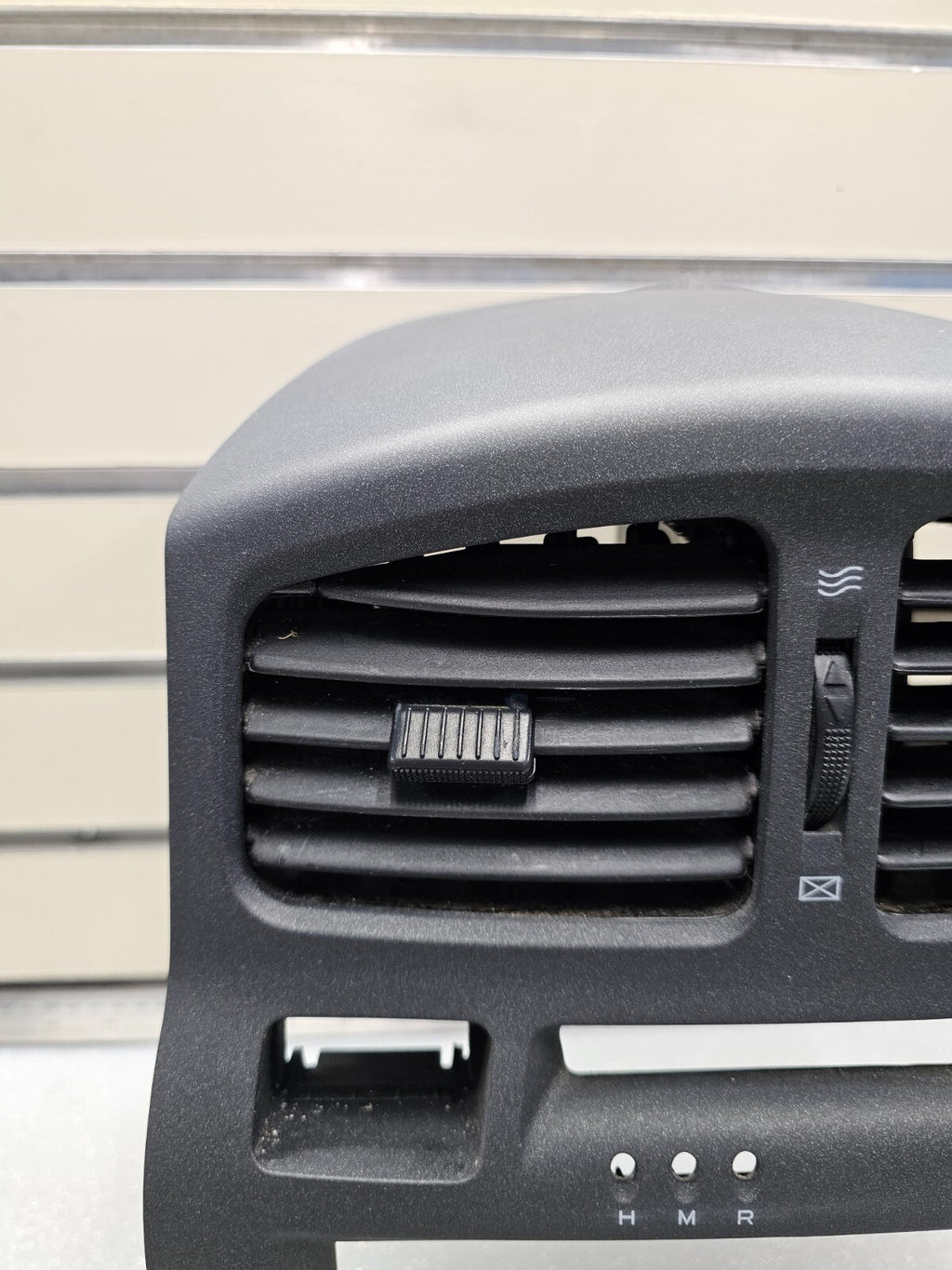 🔥2001-2006 HYUNDAI SANTA FE OEM CENTER DASH RADIO HEAT AC VENT TRIM BEZEL BLACK