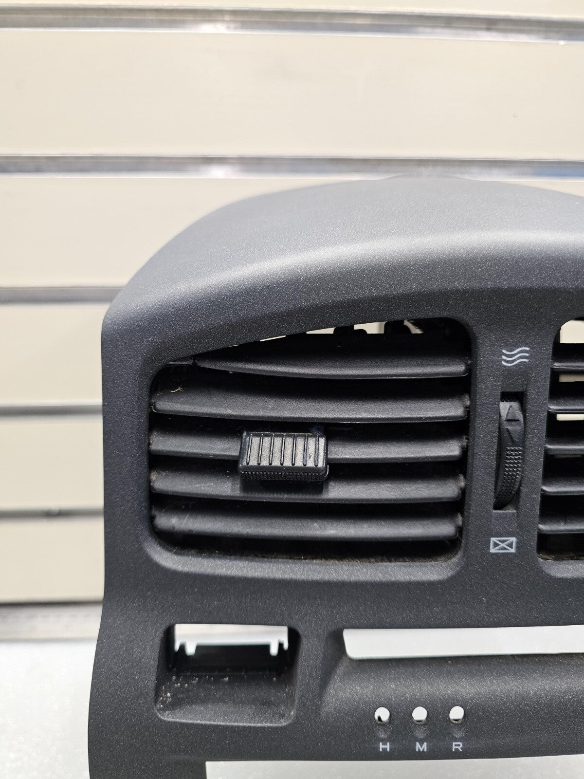 🔥2001-2006 HYUNDAI SANTA FE OEM CENTER DASH RADIO HEAT AC VENT TRIM BEZEL BLACK