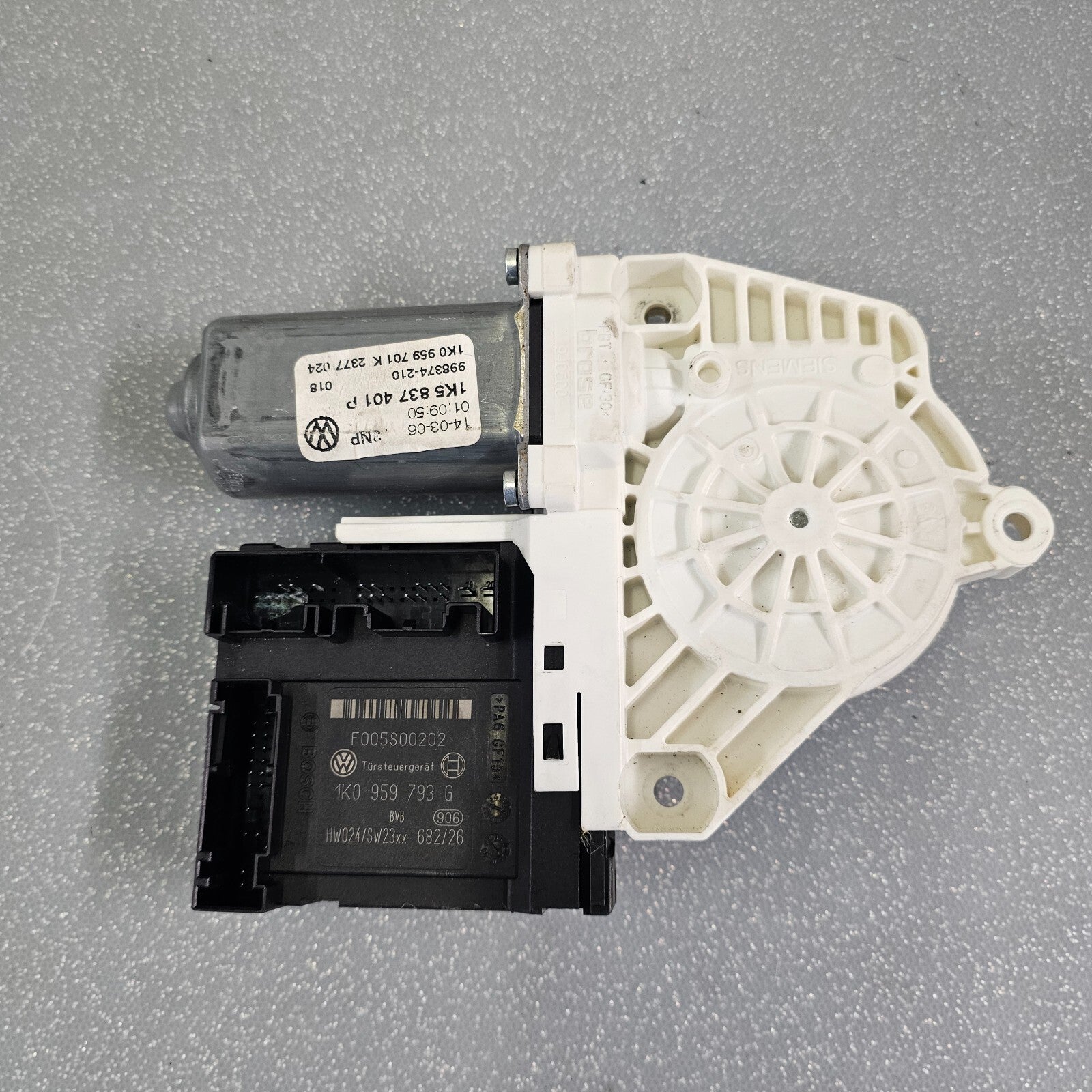 🔥05-06 Volkswagen VW Jetta Front Left Driver Door Power Window Regulator Motor