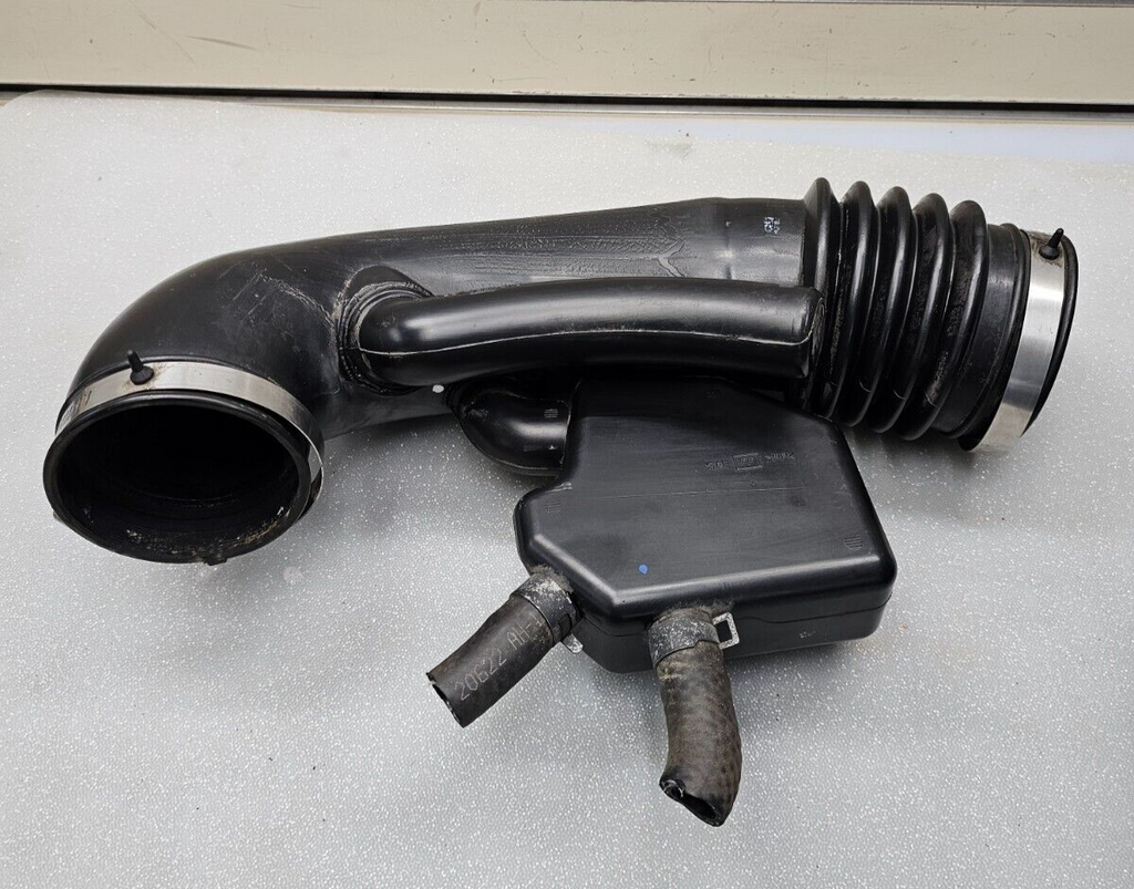 🔥2004-2008 Nissan Titan Armada Air Intake Cleaner Hose Tube Duct 5.6L Assembly