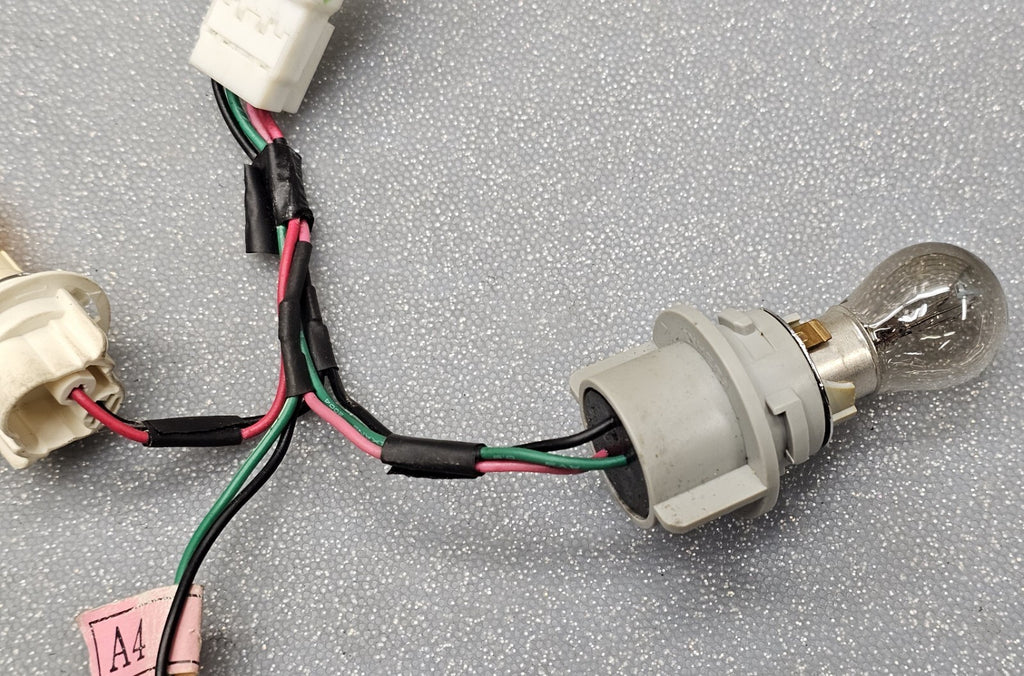 🔥2006 - 2008 HYUNDAI SONATA TAIL LIGHT BULB SOCKET HARNESS K1888