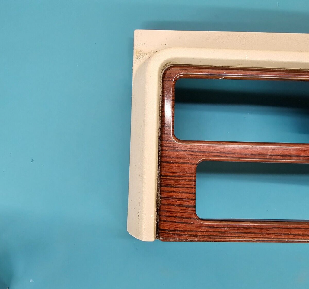 🔥02-06 Escalade Radio Dash Trim Surround Bezel Trim Panel w/clock woodgrain