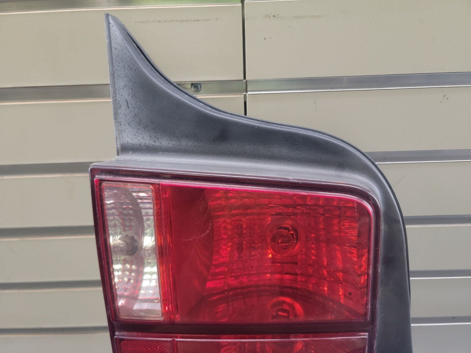 05-09 Ford Escape Right Hand driver Side Rear Tail Light Lamp Genuine OEM