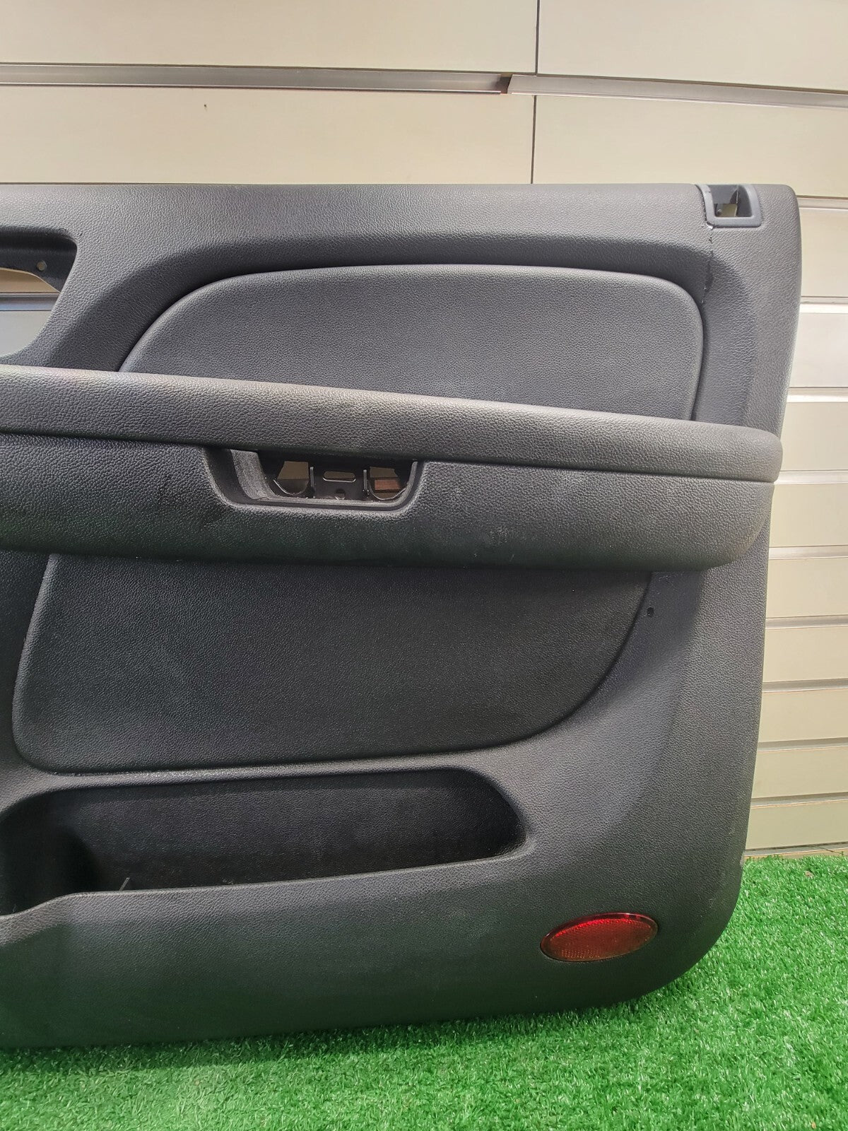 🔥07-09 Chevy Suburban Tahoe Yukon Front Door Trim Panel RIGHT PASSENGER GRAYD15