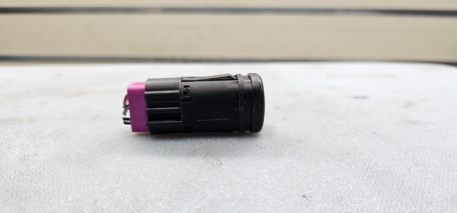 🔥01-07 Ford Escape Hazard Light Emergency Flasher Switch Button Assembly Black