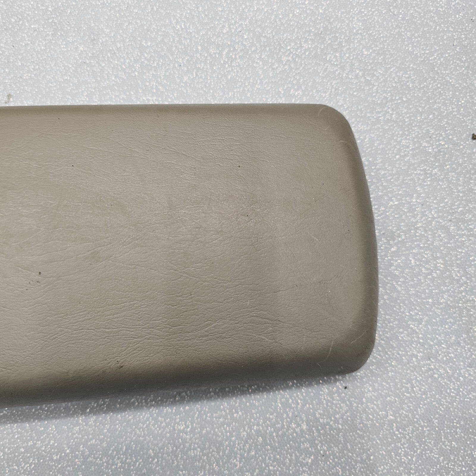 🔥04-08 Chevy Malibu Center Console Arm Rest Lid Cover Top Pad Assembly TAN OEM