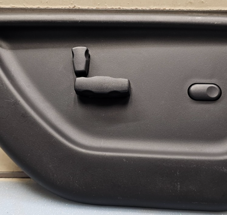 🔥04-11 TRAILBLAZER ENVOY CADILLAC STS RIGHT PASSENGER SEAT SWITCH BEZEL BLACK