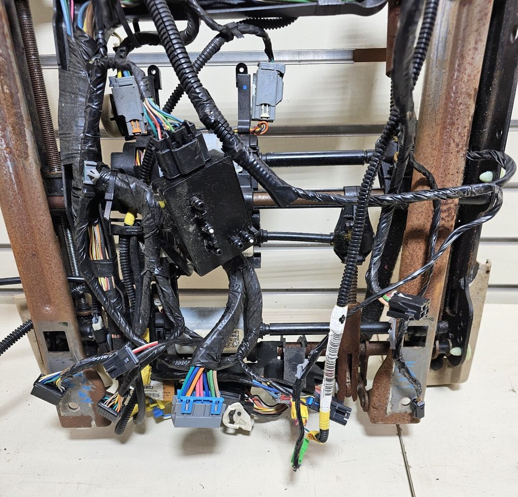 🔥05-07 CADILLAC STS FRONT LEFT DRIVER FRONT SEAT TRACK OEM