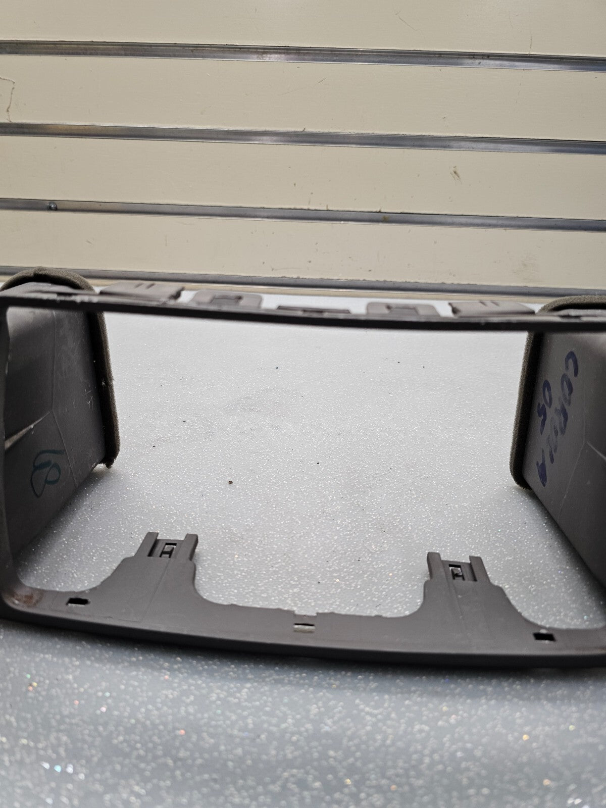 🔥03-08 TOYOTA COROLLA CENTER DASH RADIO SURROUND BEZEL TRIM PANEL OEM BLACK B28